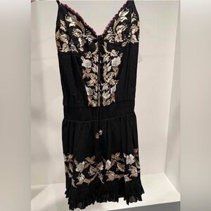 VENUS Black Dress with Floral Embroidery